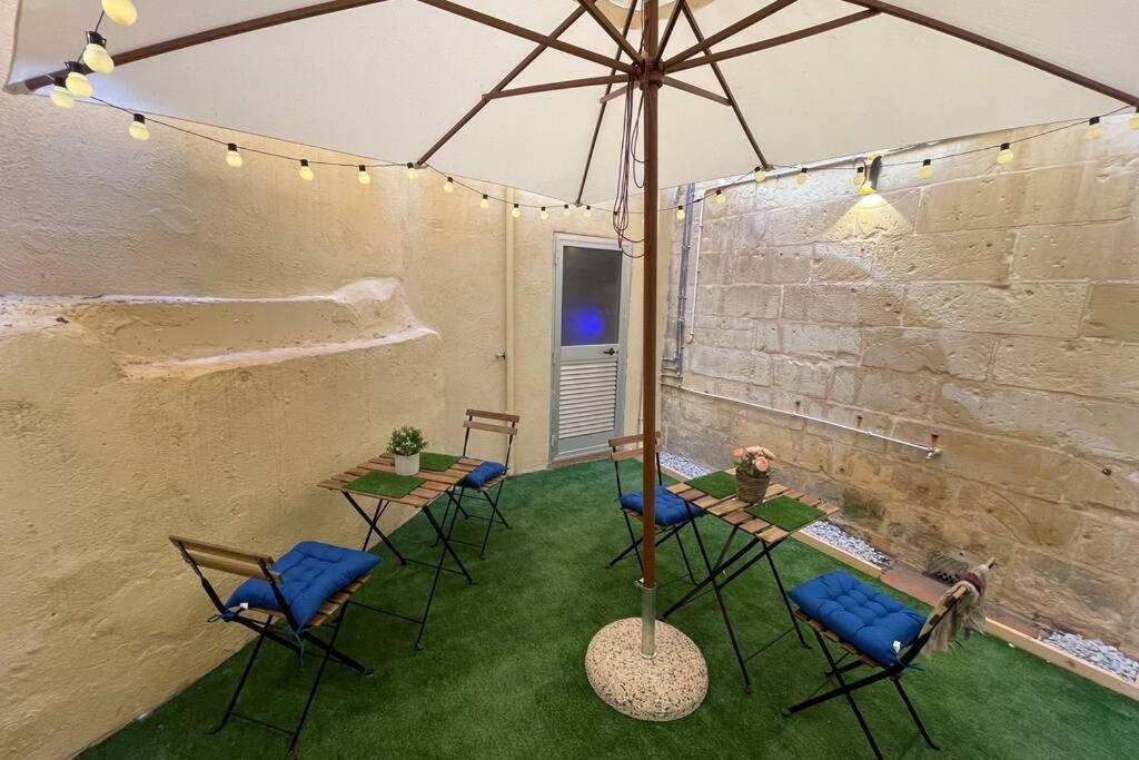 2 Bed Apt In Heart Of St Julians - 5Min From Seafront Saint Julian's ภายนอก รูปภาพ